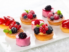 Assortiments de tartelettes aux fruits - Traiteur Desserts, canapés petits fours, Cordialement Vôtre
